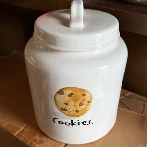 Ceramic Cookie Jar with Lid